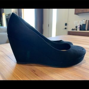 Apt 9 black platform wedge size 9